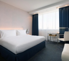 Номер улучшенный с видом на город в Radisson Blu Belorusskaya Hotel Moscow
