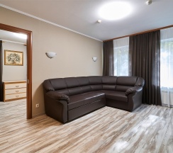 Коттедж с одной спальней в Салют