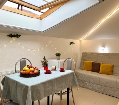Апартаменты №7 "Полулюкс" на мансардном этаже в Саквояж