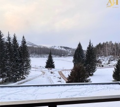 Люкс с видом на озеро (Отель «Alira Palace») в Парк-отель Ая
