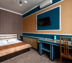 7 Люкс (двухместный номер),с двухспальной кроватью и  диваном. в Аппартамент