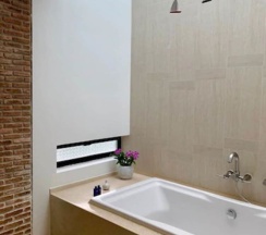 Люкс с балконом в Let's Sea Hua Hin Al Fresco Resort
