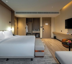 Трёхместный номер Deluxe в Laya Resort Phuket Island