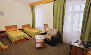 Номер стандарт улучшенный с 3 односпальными кроватями в Валенсия