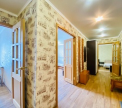 Апартаменты с балконом и с видом на город в Apartments on str. International, bld. 36