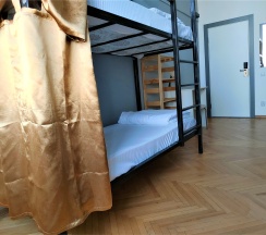 Нижнее место в общем 8ми местном номере №410 в Bla Bla Hostel