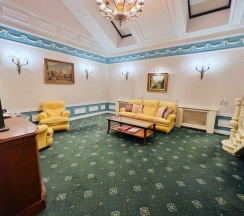 Двухэтажный номер в Taleon Imperial Hotel