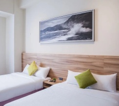 Двухместный номер Standard с видом на город двуспальная кровать в Rainbow Hotel