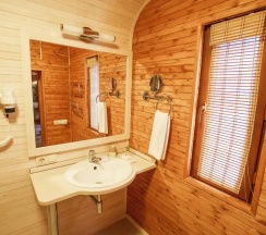 Двухместное Юрта в этно-отеле Орман Аулы двуспальная кровать в Aq-Qaiyn