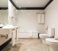 Семейный номер Standard в Legendary Porto Hotel