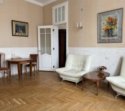 Двухкомнатный номер с балконом в Скала