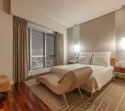 Люкс Residential, с доступом в Swiss Executive Lounge - с большой двуспальной кроватью в Swissotel Красные Холмы