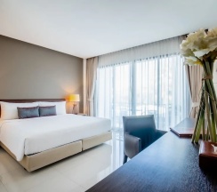 Семейный люкс в The Pago Design Hotel Phuket