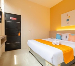 Двухместный номер Economy двуспальная кровать в Sans Hotel Bubulak Bogor