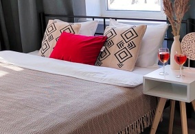 Апартаменты Милори в 1-м микрорайоне 27 в Нефтеюганске