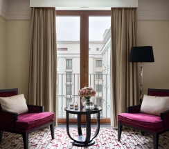 Номер делюкс с 2 односпальными кроватями в Four Seasons Hotel Moscow