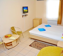 Трёхместный полулюкс в Глафировка лэнд