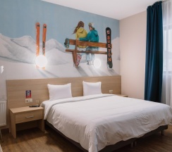 3-комнатные апартаменты с джакузи на террасе и видом на горы в Boogel Woogel bar&hotel