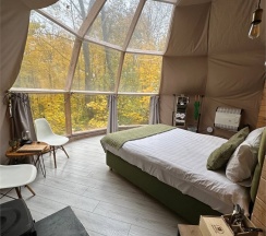 Сфера с террасой и камином в Клевер