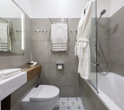 Стандартный номер с кроватью размера "Queen-size" №6 в Underwood Hotel