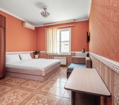 Трёхместная студия Standard с видом на внутренний двор в Green rent
