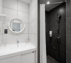 Стандарт с большой кроватью в Delta Sirius