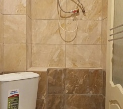 Двухместный номер Standard с балконом (2 отдельные кровати) в Гостевой Дом Диалог Апартаменты на Пригородной 6
