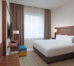 Двухместный номер Superior с видом на сад двуспальная кровать в Отель Courtyard by Marriott Baku