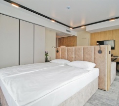 Вип Юник в Ластадие