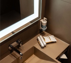 Номер Люкс для маломобильных - с двуспальной кроватью в Novotel Москва Киевская