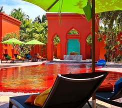 Двухместный номер Standard с видом на бассейн двуспальная кровать в The Kiri Villas Resort