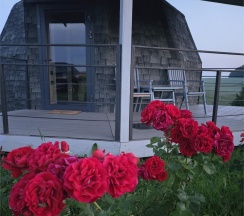 Коттедж Deluxe с красивым видом из окна в Аблъко Resort Торкотино