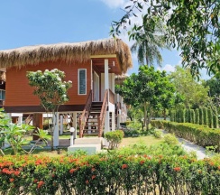 Двухместное бунгало с видом на сад двуспальная кровать в Horizon Beach Resort Koh Jum