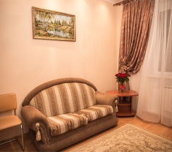 «Люкс двухкомнатный» (диван, двухспальная кровать) в Вип-Хаус