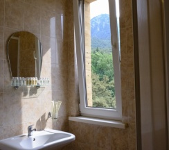 Семейный двухкомнатный номер в Утомленные Солнцем