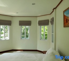 Коттедж с 3 комнатами в Kamalar Palace Longstay house