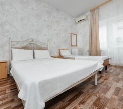 Трёхместный номер с террасой Standard с красивым видом из окна в Green rent