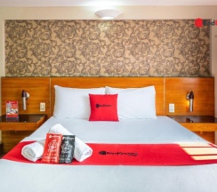 Двухместный номер Superior двуспальная кровать в RedDoorz Near Tan Dinh Market 3