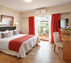 Трёхместный люкс в Waldorf Hotel