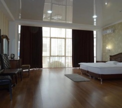 Номер полулюкс с 1 двуспальной кроватью в Лига чемпионов