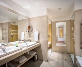 Двухместный люкс Executive двуспальная кровать в The Dostyk Hotel