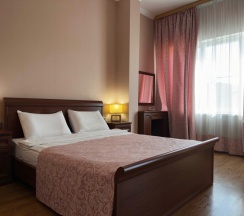 Улучшенный трехместный номер с балконом в Sokroma ЭтоЮг