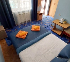 Двухместный номер Comfort с видом на внутренний двор двуспальная кровать в Катерина