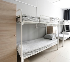 Койко-место в мужском номере на 8 человек в Alfa Best House