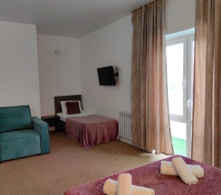 Стандартный четырехместный номер в Белое солнце