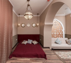 Джуниор Cюит в Welcome House