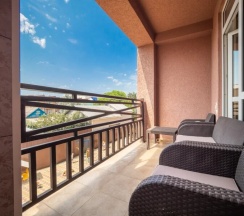 г Сочи, Адлерский р-н, ул Старонасыпная 23 кв 17 в Morerooms