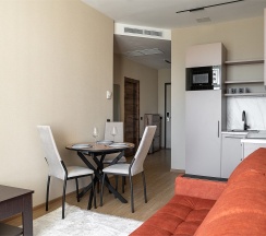 Двухкомнатный DeLuxe с одной спальней (6 этаж) в Real Apartments Sochi