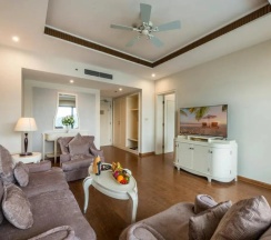 Двухместный люкс Executive с видом на океан двуспальная кровать в Vinpearl Resort & Spa Nha Trang Bay