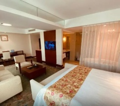 Люкс в Beijing Wang Fu Jing Jade Hotel